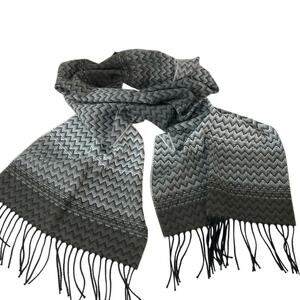 D&Y softer than cashmere gray chevron print fringe scarf